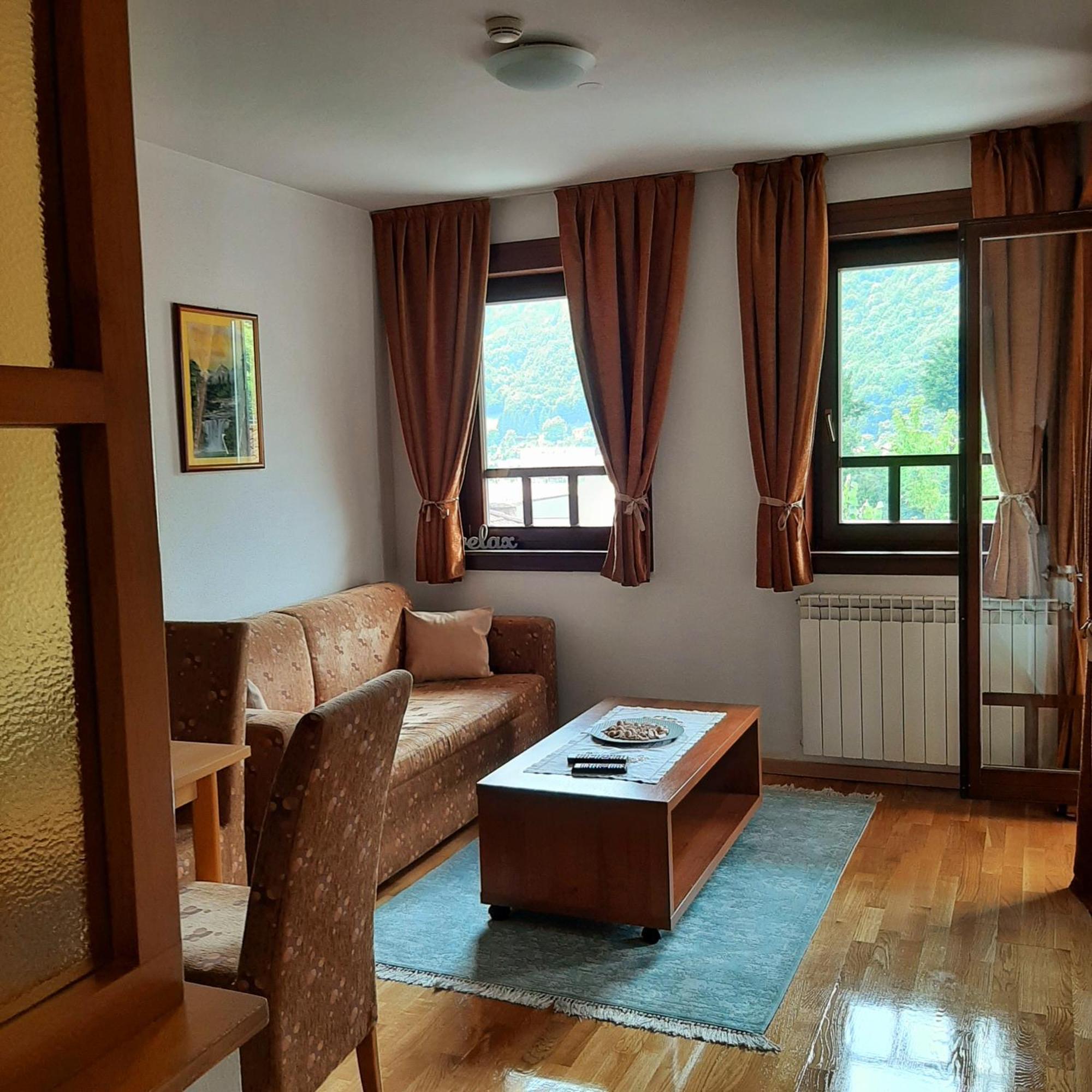 Relax Apartman ฟอยนิซา ภายนอก รูปภาพ